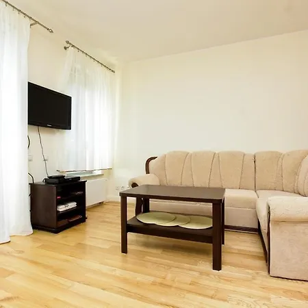 Apartment Baltycka 11 *